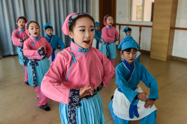 Wuxi Opera taught in schools