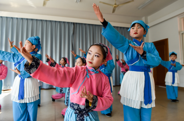 Wuxi Opera taught in schools