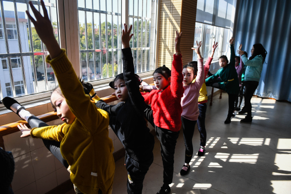 Wuxi Opera taught in schools