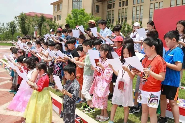 Expats enjoy international cultural event in Wuxi