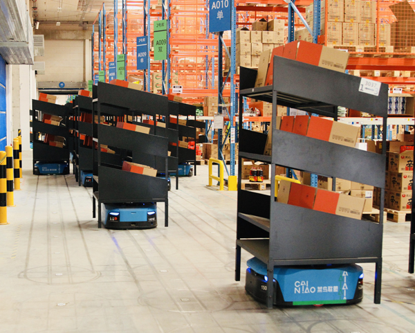 Robots ensure efficient logistics in Wuxi