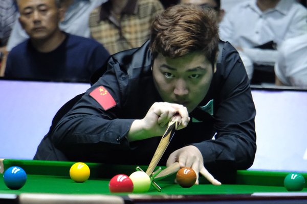 China snooker teams top in both groups on Day 1