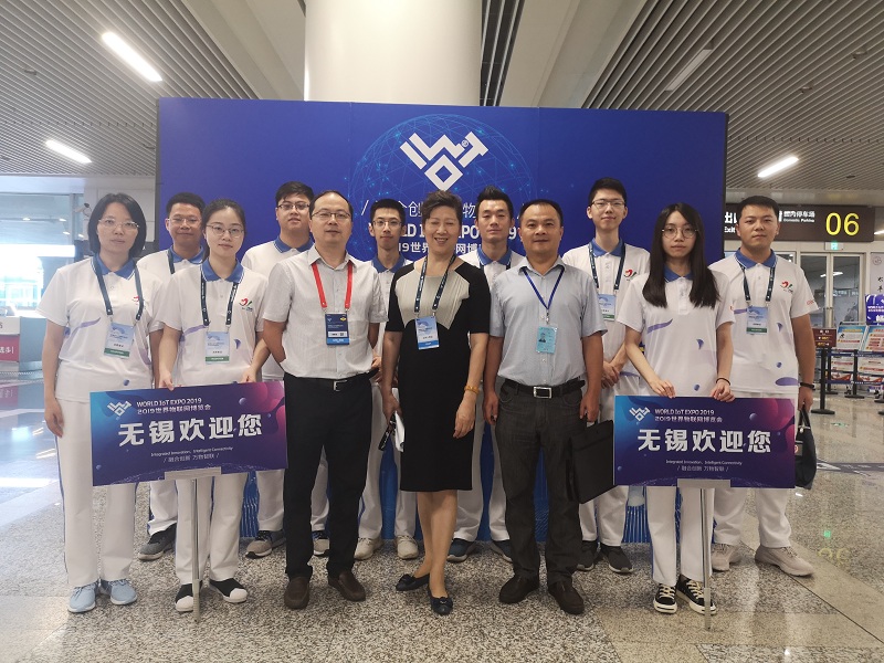 Volunteers help ensure success of tech event in Wuxi