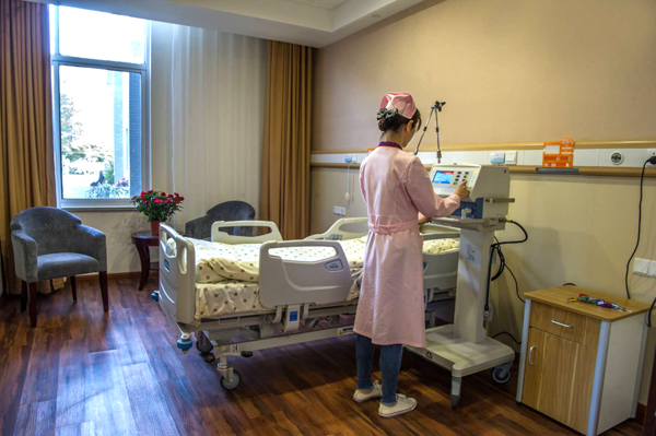 Wuxi pioneers elderly care services