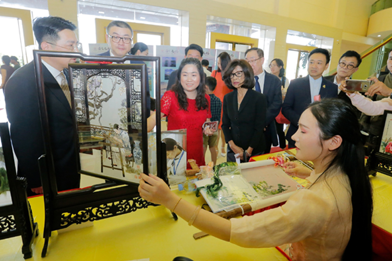 Cambodian royal eyes on Wuxi culture