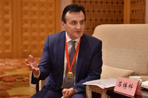 Wuxi names AstraZeneca CEO an honorary citizen