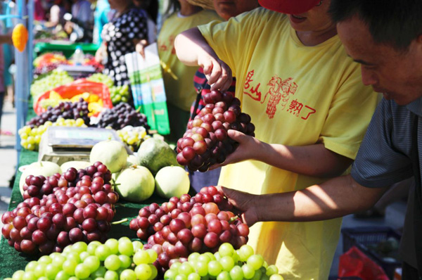 Enjoy summer in Hongshan town