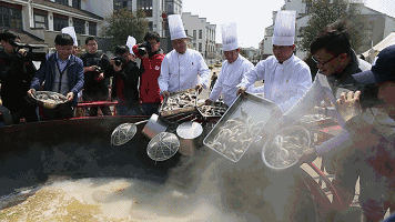 Zhangjiagang freshwater fish festival: where water feeds culture