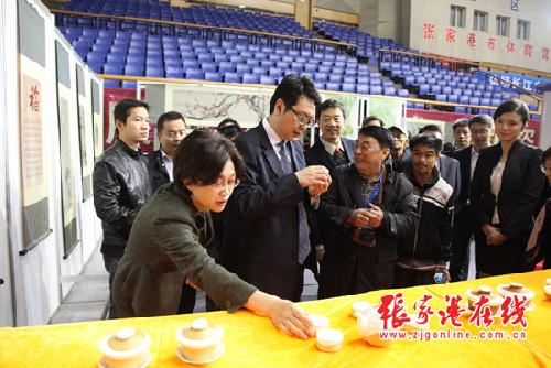 First Yangtze River Folk Art Expo opens