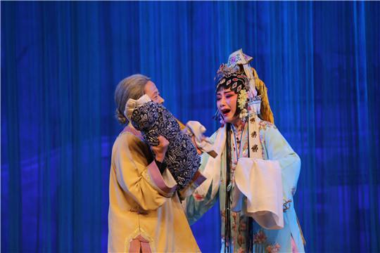 <EM>Jade Dragonfly</EM> flies into Zhangjiagang opera fans' hearts