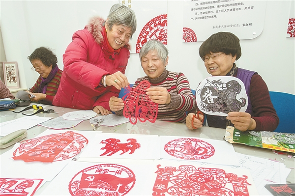 Paper-cutting art prepares for New Year