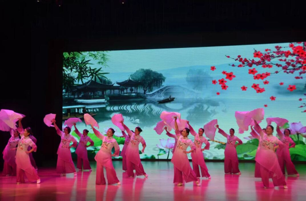 Zhangjiagang stages folk culture carnival