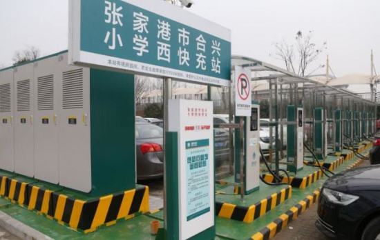 Jinfeng town builds charging station for motor vehicles