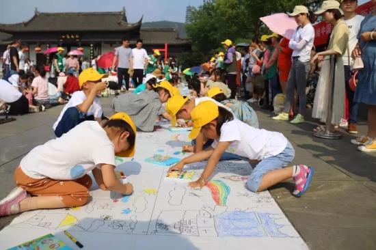 Thousands of children show off their art skills