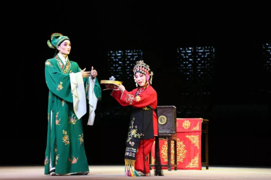 Zhangjiagang stages Chinese drama performance