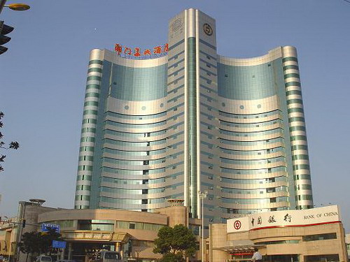 Kai Menzi Grand Hotel