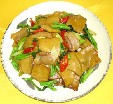 Sautéed Preserved Pork with Huangyuan Glutinous Rice Cake