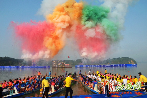 Dragon-boat race ended at Poyang Lake