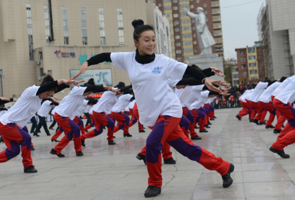 Square dancing teams compete for big prize in Jilin