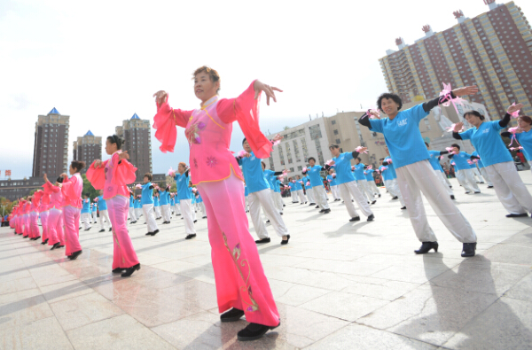 Square dancing teams compete for big prize in Jilin