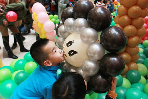 Balloon Doll Exhibition held in NE China