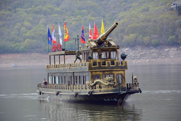 Gunship replicas set to sail in NE China