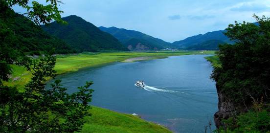Border tours to DPRK in NE China