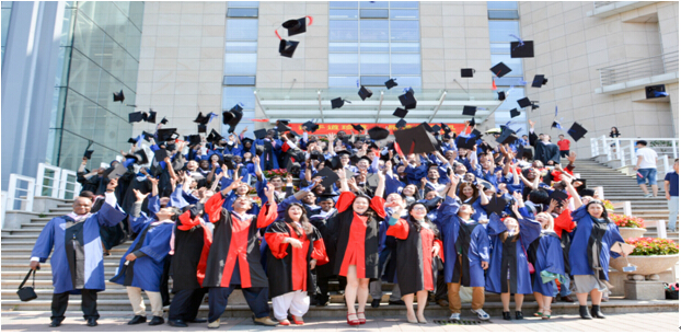 Jilin University bids a fond farewell to international graduates
