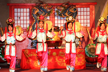 Tourist festivals: Qingshangou Manchu Customs Month (September)
