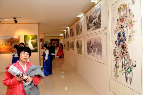 China-DPRK cultural art exhibition opens in Dandong