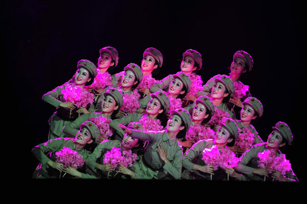 Dancers from the Democratic People's Republic of Korea perform during the opening ceremony of the 2012 China-DPRK Economic, Trade, Cultural and Tourism Expo in Dandong, Northeast China's Liaoning province, Oct 12, 2012. China-DPRK trade expo debuts in border city