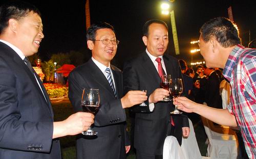 2010 Dandong International Tourism Festival kicks off