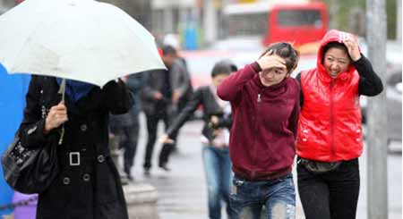 Cold fronts and rain sweep into China