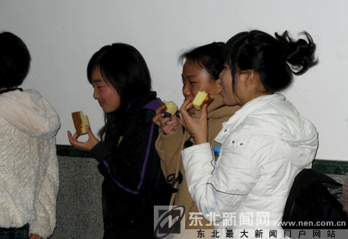 Physical exam for female recruits in Liaoning