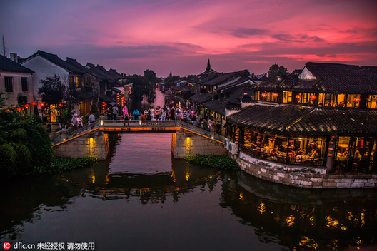 Top 10 destinations for lovers on Chinese Valentine's Day