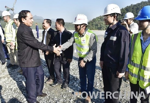 Laos vice premier inspects Nam Tha 1 Hydropower Plant