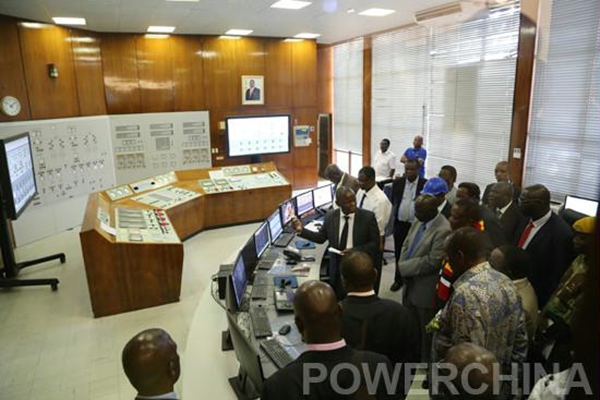 Zimbabwean President attends ceremony for power plant expansion