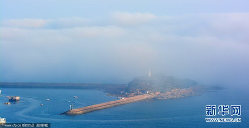 Fog sweeps through Qingdao