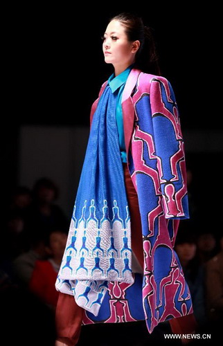 Final of knitting fashion design contest held in Qingdao