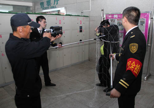 Qingdao bus station improves anti-terrorist cap
