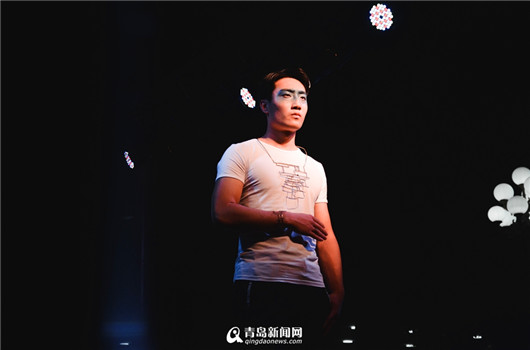 Qingdao university stages jewelry show