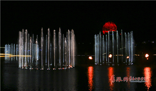 Amazing water show shines in Licang