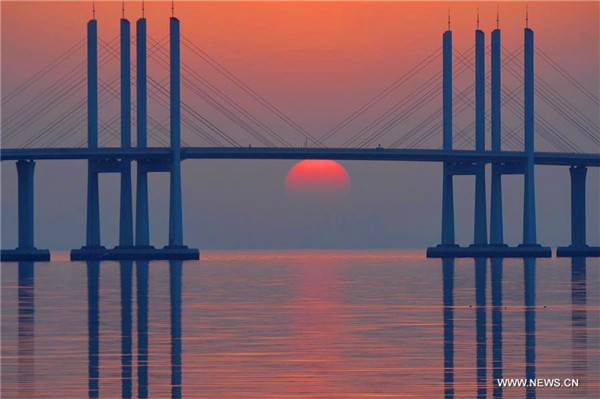 Amazing scenery of Qingdao Jiaozhou Bay Bridge in E China