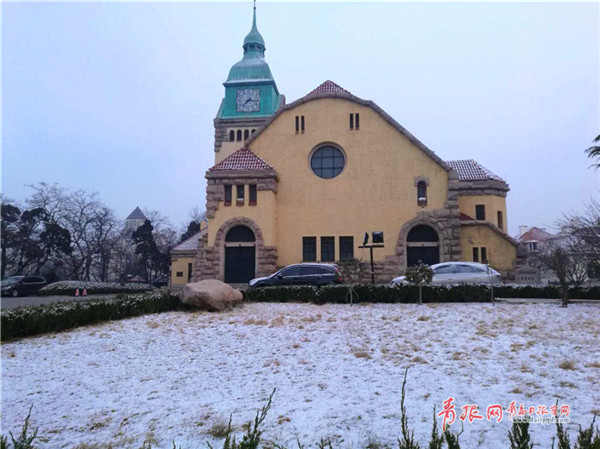 Qingdao welcomes first snow of the New Year