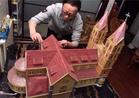 Shell-made miniature architectural models of coastal city Qingdao