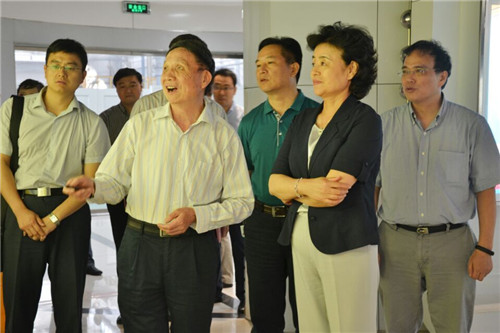 Zhang Yali visits Hunan universities