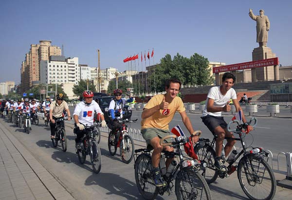 Paris to Beijing bike ride follows ancient route