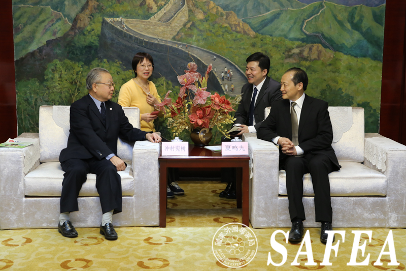 Deputy administrator of SAFEA meets with Japanese expert