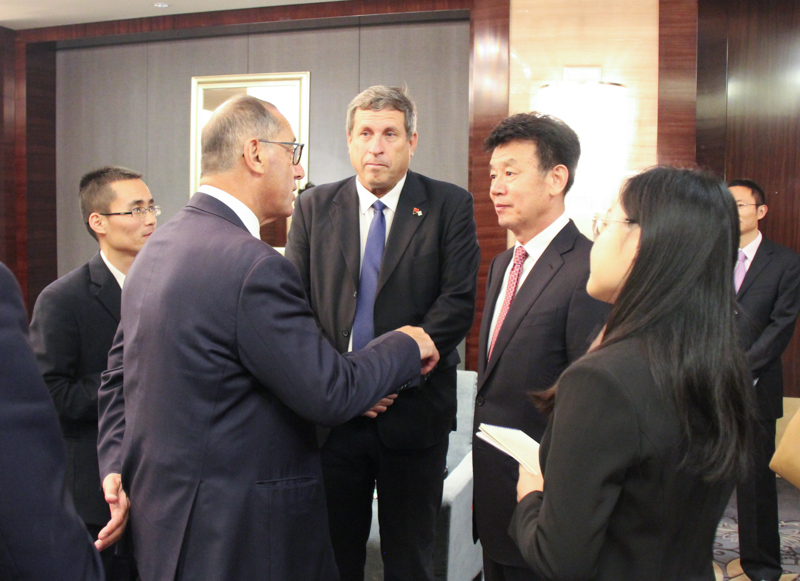 SAFEA official meets with Israeli ambassador to China