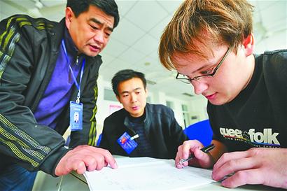 点击图片查看详情 六普人口是多少_图片新闻 第六次全国人口普查(2)